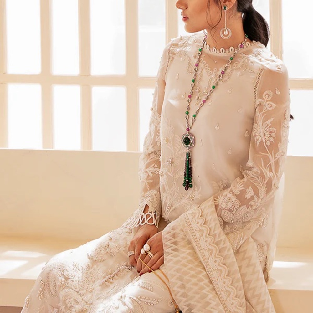 Suffuse white cotton karandi shirt and pants two piece